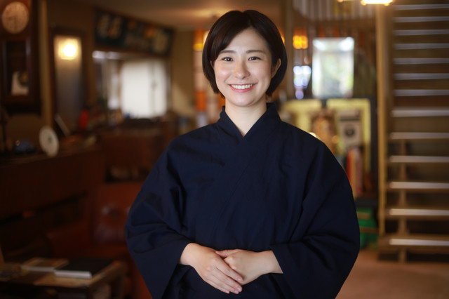 温泉旅館フロント接客スタッフの求人画像１